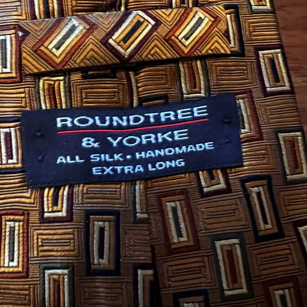 Roundtree & Yorke 100% Silk Geometric Brown Necktie Hand Tailored In USA X long